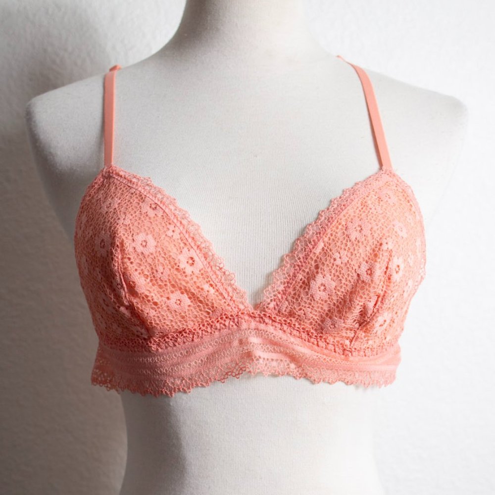 Victoria's Secret Lace Keyhole Bralette Medium